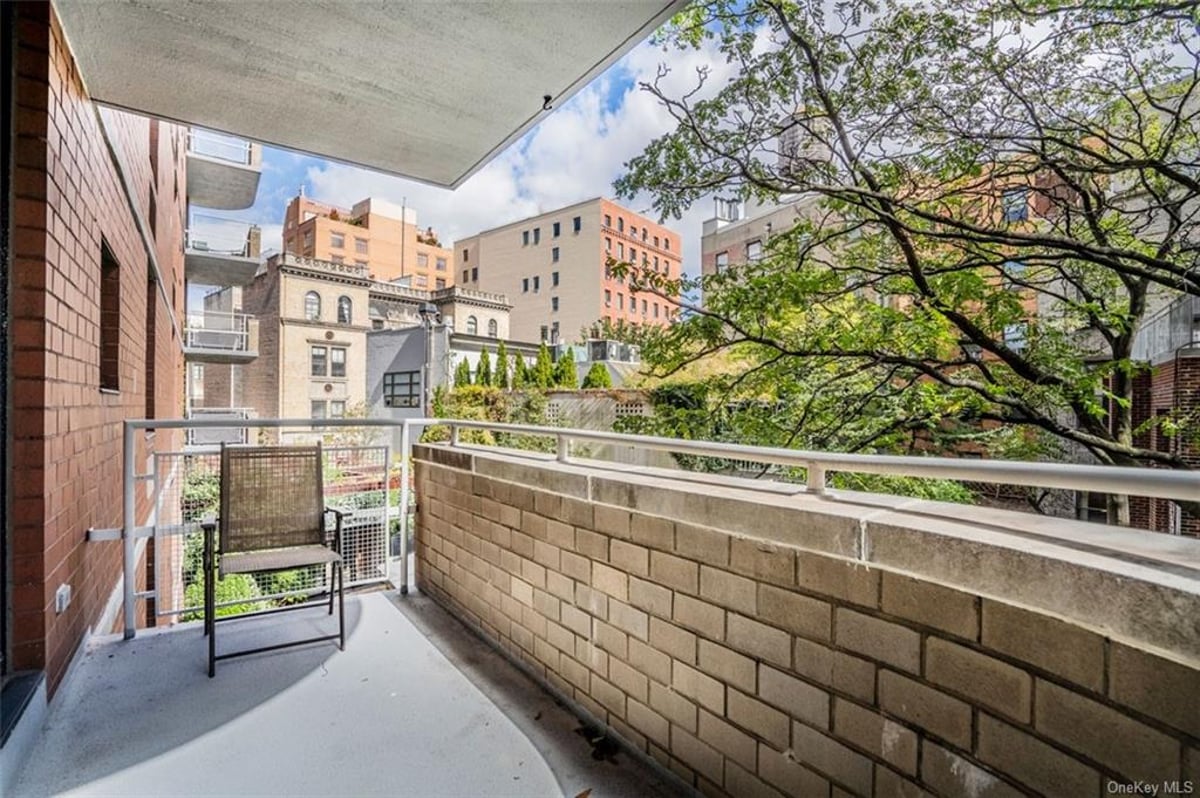 Photo for Memphis Downtown - 140 Charles Street Condominium in West Village, Manhattan