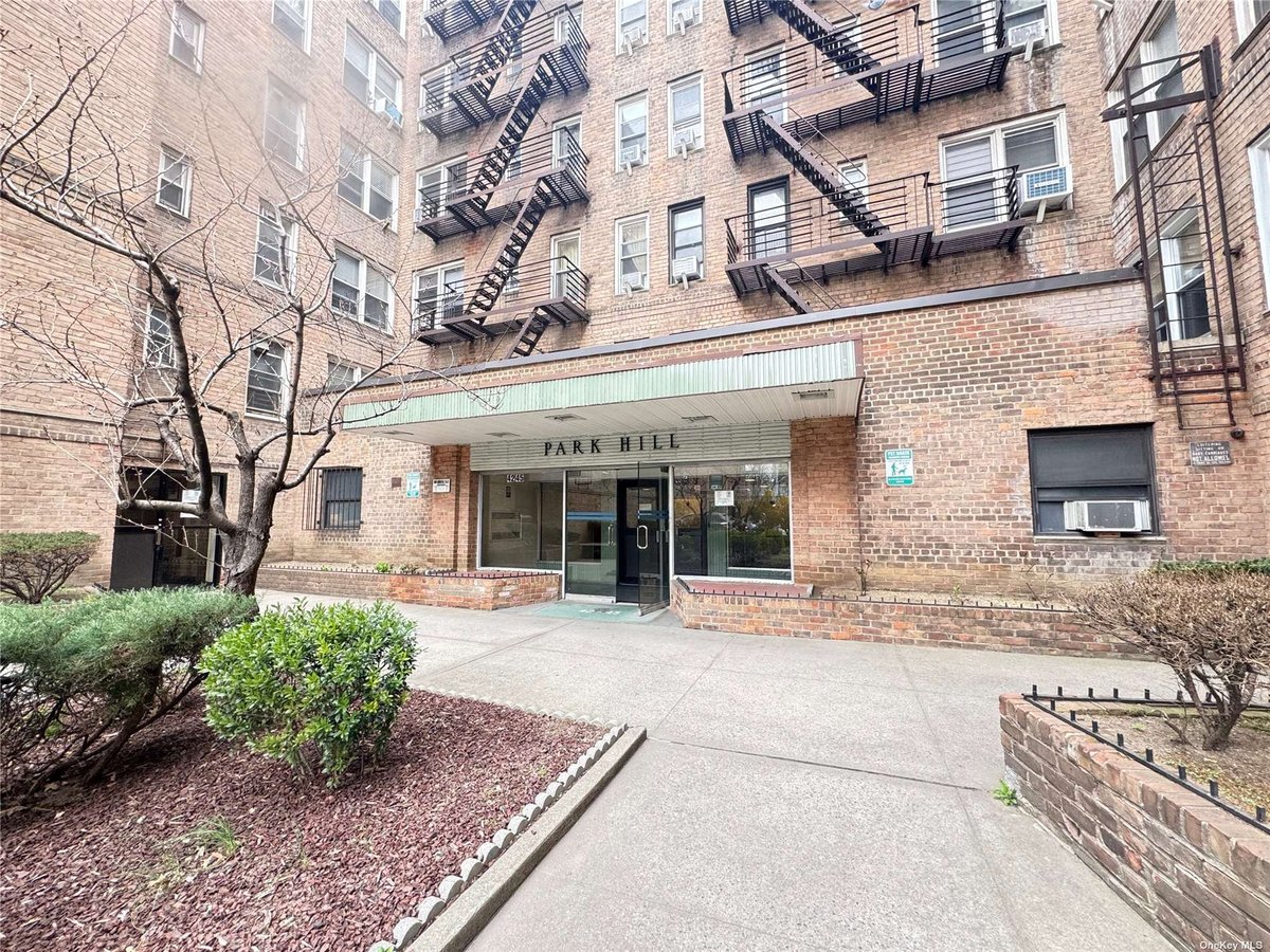 Photo for 42-45 KISSENA BOULEVARD - 42-45 Kissena Boulevard Cooperative in Flushing, Queens
