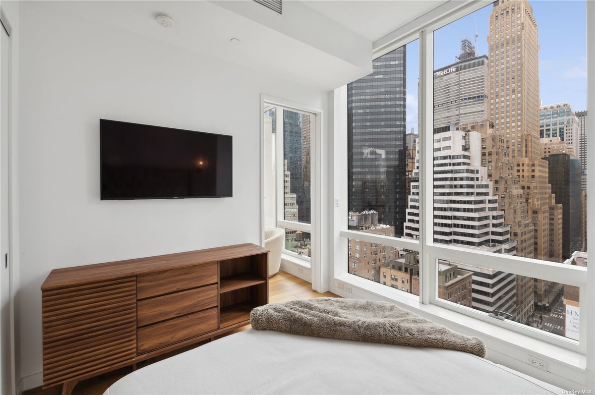 Photo for 325 Lexington Avenue - 325 Lexington Avenue Condominium in Murray Hill, Manhattan