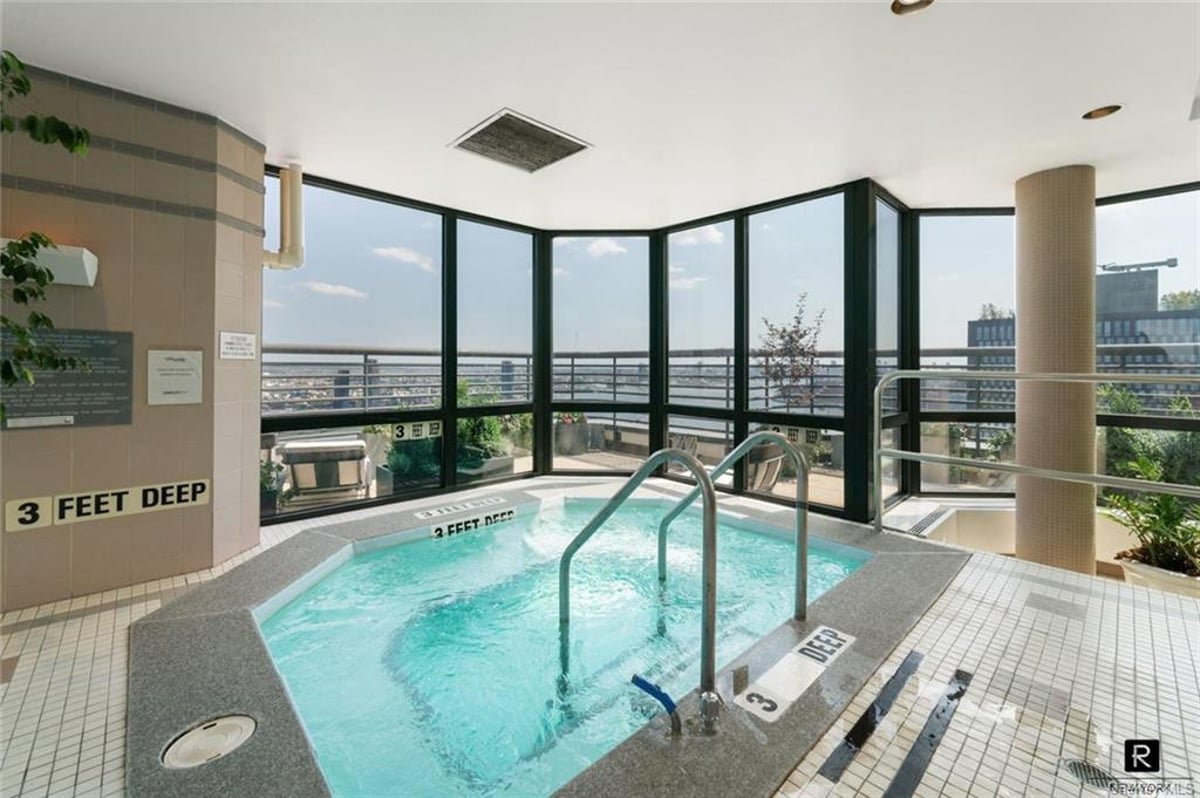 Photo for The Horizon - 415 East 37th Street Condominium in Midtown East, Manhattan