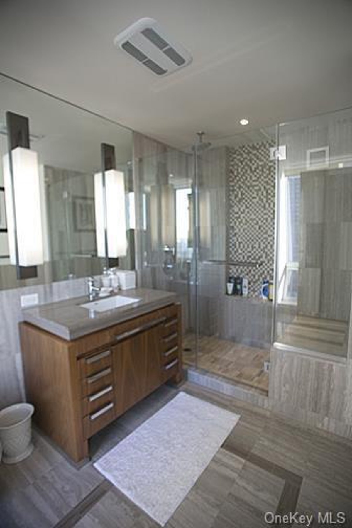 Photo for The Residences at 400 Fifth Avenue - 400 Fifth Avenue Condominium in Murray Hill, Manhattan