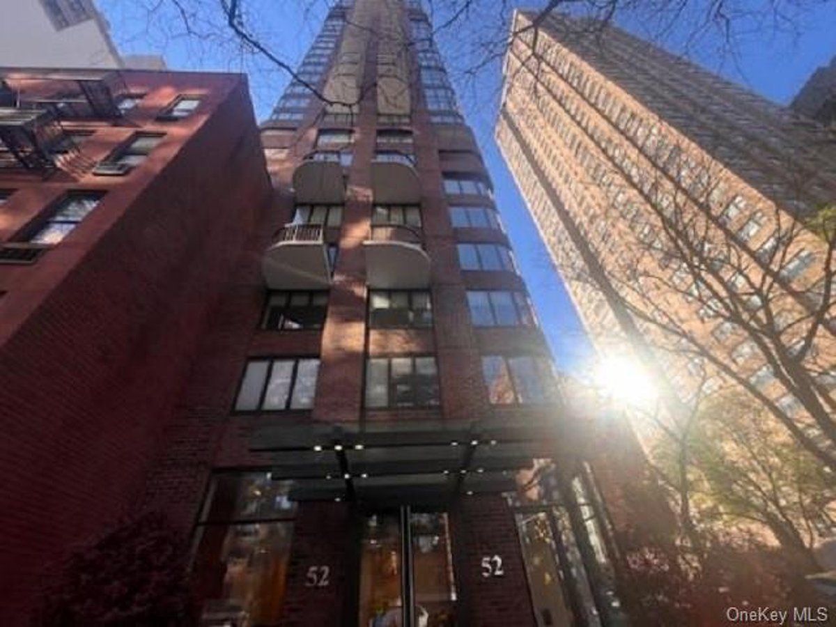 Photo for 52 EAST END AVENUE - 52 East End Avenue Condominium in Upper East Side, Manhattan