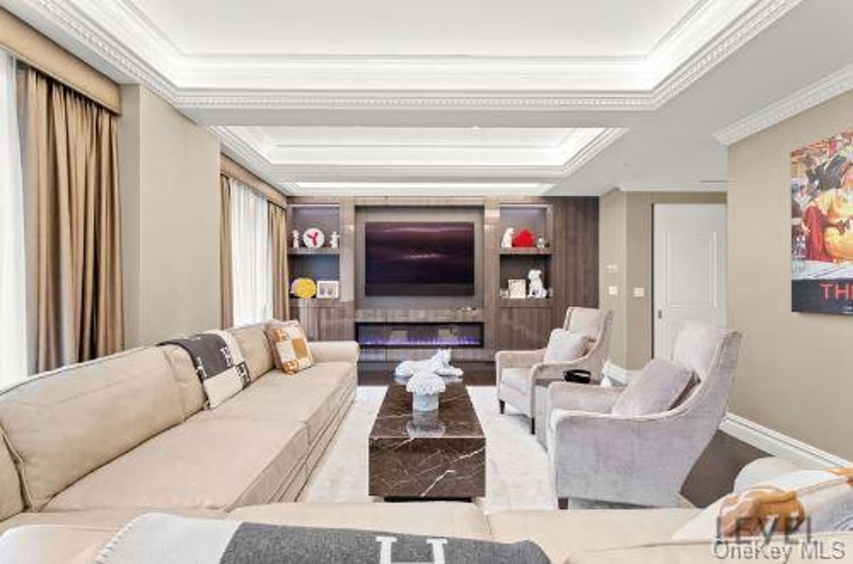 Photo for 12 East 13th Street - 12 East 13th Street Condominium in Union Square, Manhattan