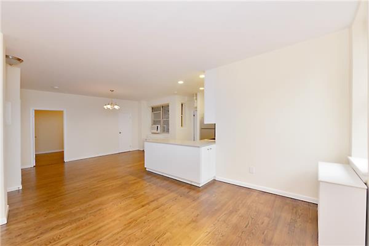 Photo for 562 WEST END AVENUE - 562 West End Avenue Cooperative in Upper West Side, Manhattan