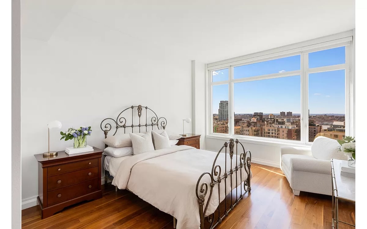 Photo for The Laureate - 2150 Broadway Condominium in Upper West Side, Manhattan