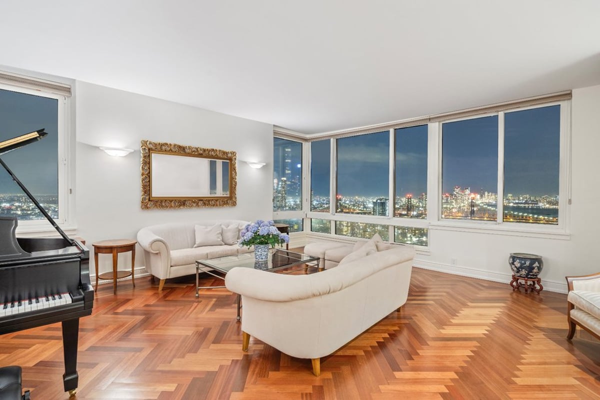 Photo for The Belaire - 524 East 72nd Street Condominium in Upper East Side, Manhattan