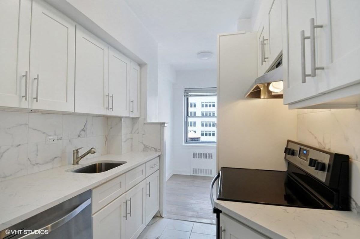 Photo for 80 Park Avenue - 80 Park Ave. Condominium in Murray Hill, Manhattan