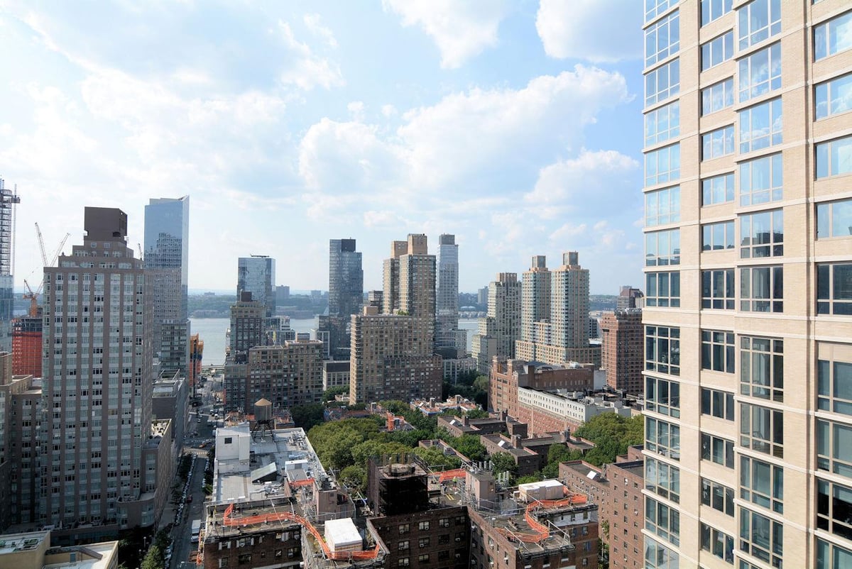 Photo for The Alfred - 161 West 61St Street Condominium in Upper West Side, Manhattan