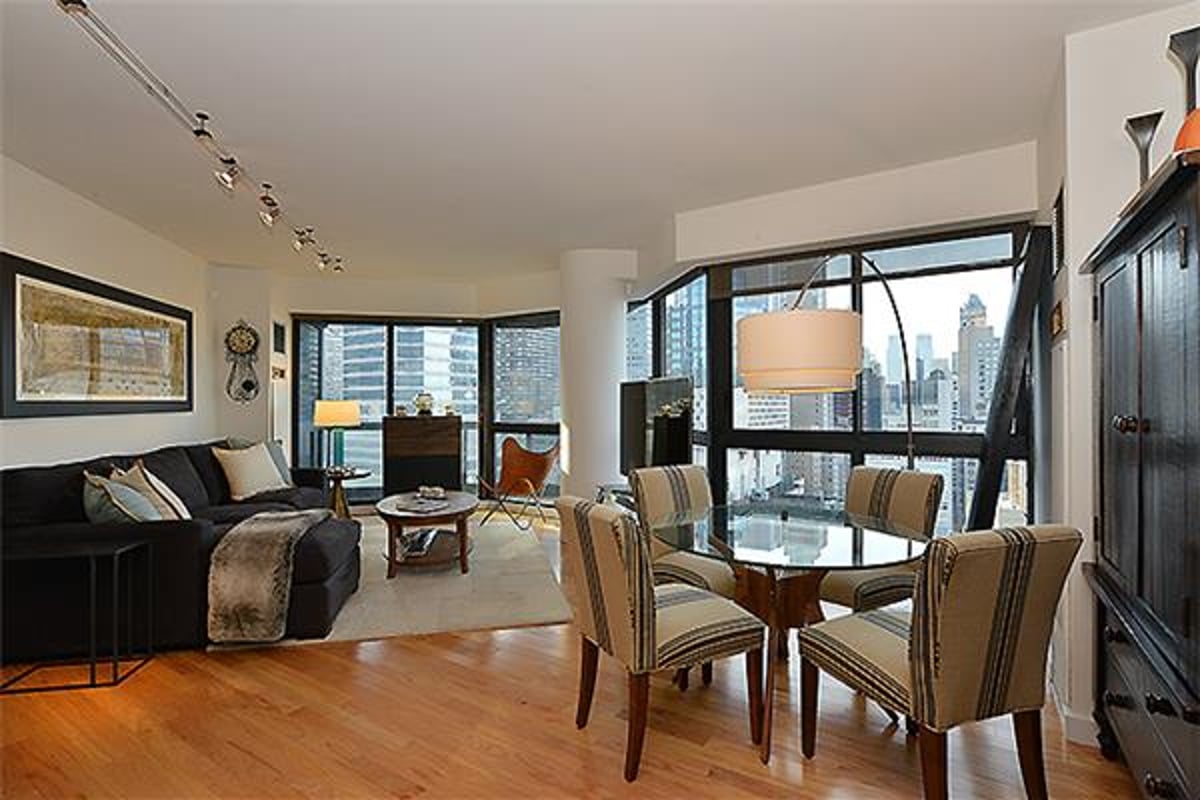 Photo for The Savoy - 200 East 61St Street Condominium in Upper East Side, Manhattan