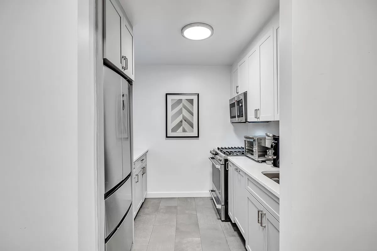 Photo for 150 East 18 Street - 150 East18th Street Rental Building in Gramercy Park, Manhattan