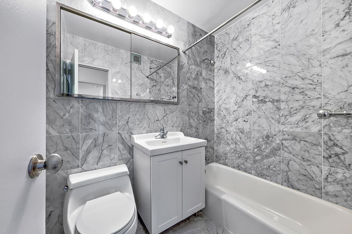 Photo for 185 East 85th Street - 1510 3rd Avenue Rental Building in Upper East Side, Manhattan