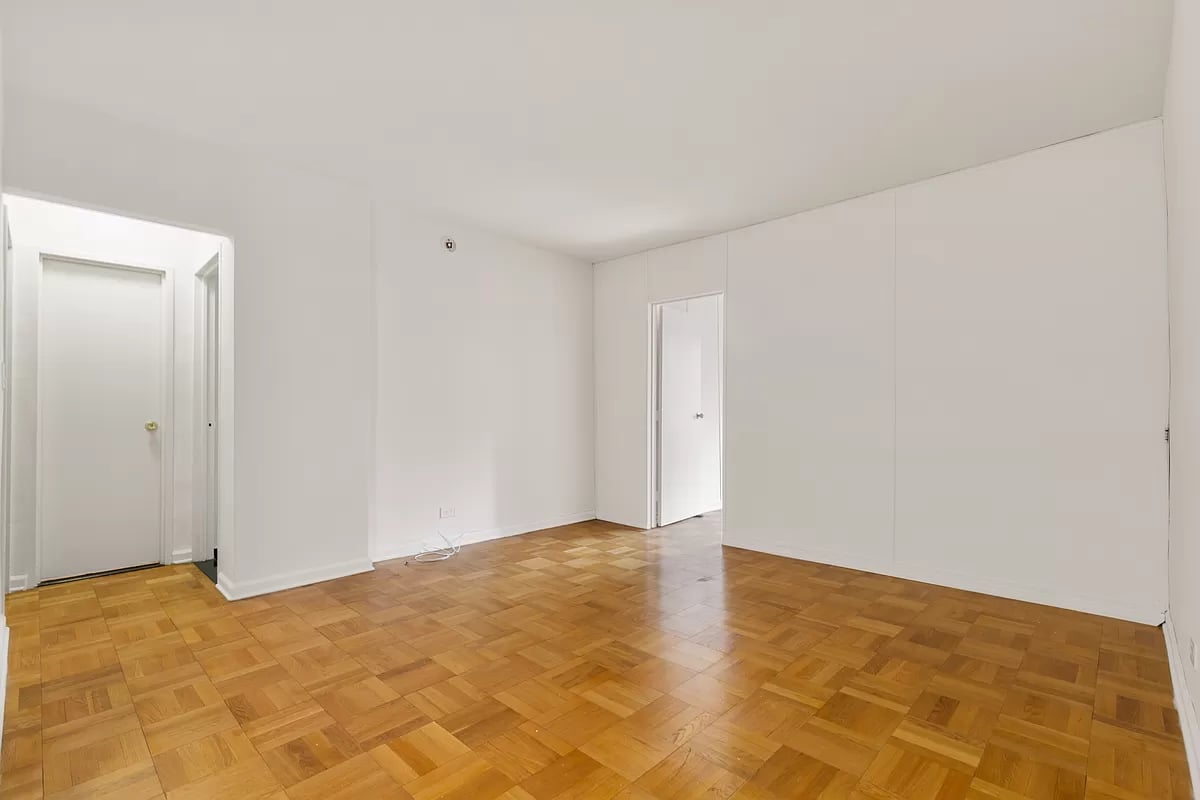 Photo for The Envoy - 300 East 46th Street Rental Building in Turtle Bay, Manhattan