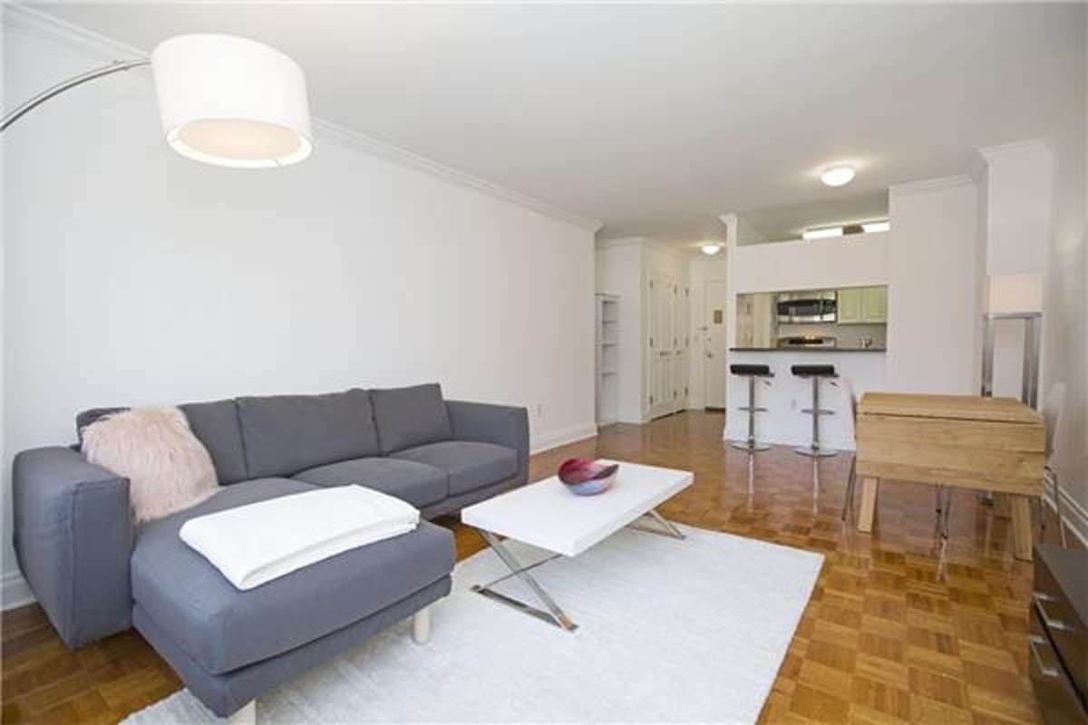 Photo for Wellington Tower - 350 East 82nd Street Condominium in Upper East Side, Manhattan