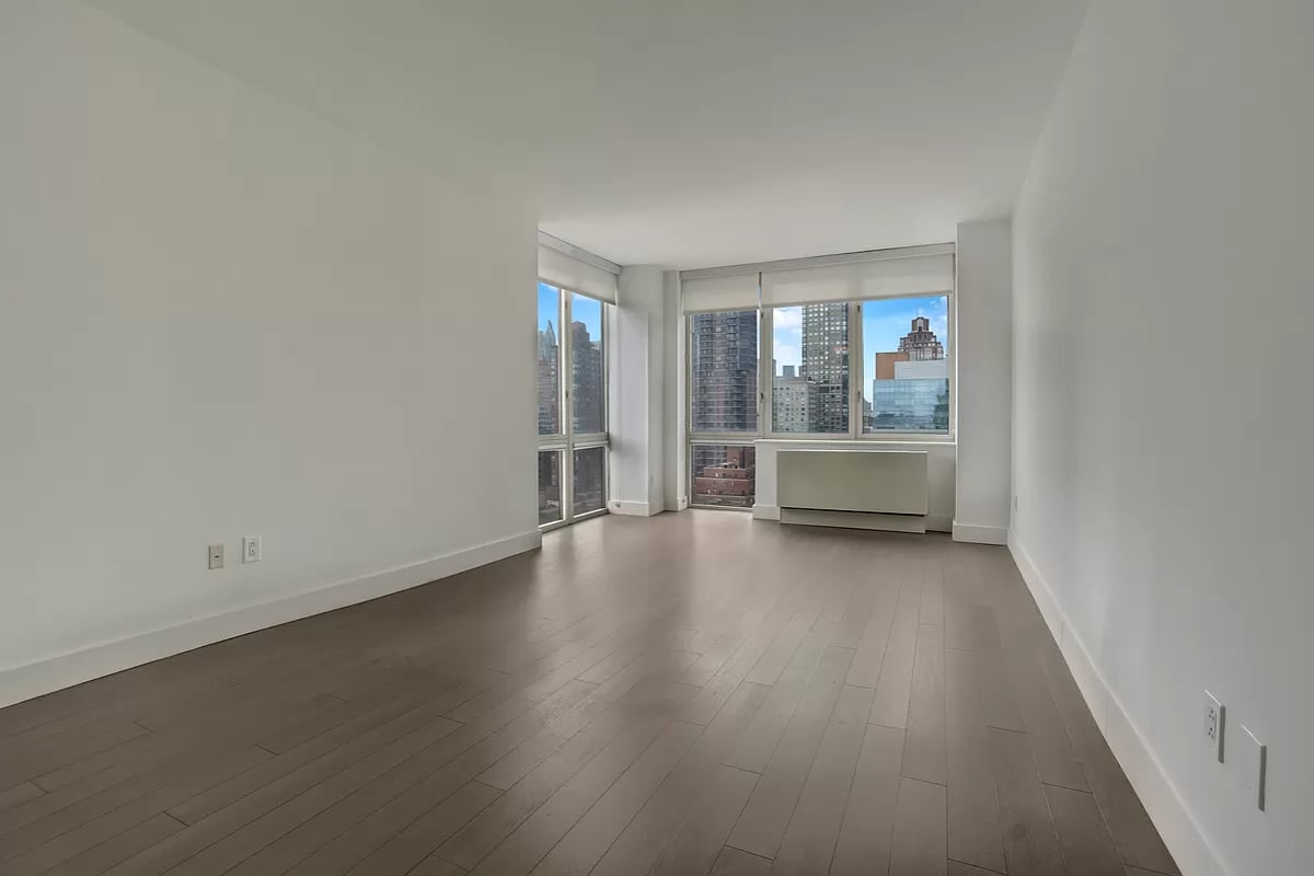 Photo for The Pearl - 400 East 66th Street Rental Building in Lenox Hill, Manhattan
