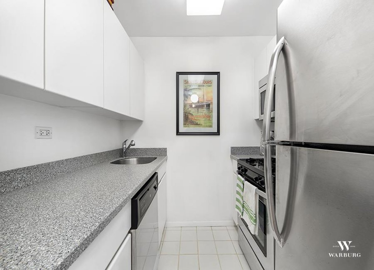 Photo for The Tribeca - 165 Chambers Street Condominium in Tribeca, Manhattan