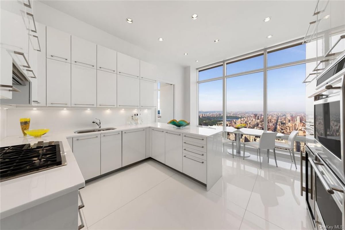 Photo for One Beacon Court - 151 East 58th Street Condominium in Midtown East, Manhattan