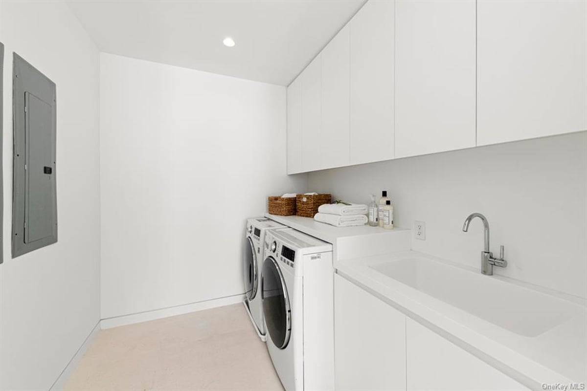 Photo for Cast Iron House - 67 Franklin Street Condominium in Tribeca, Manhattan