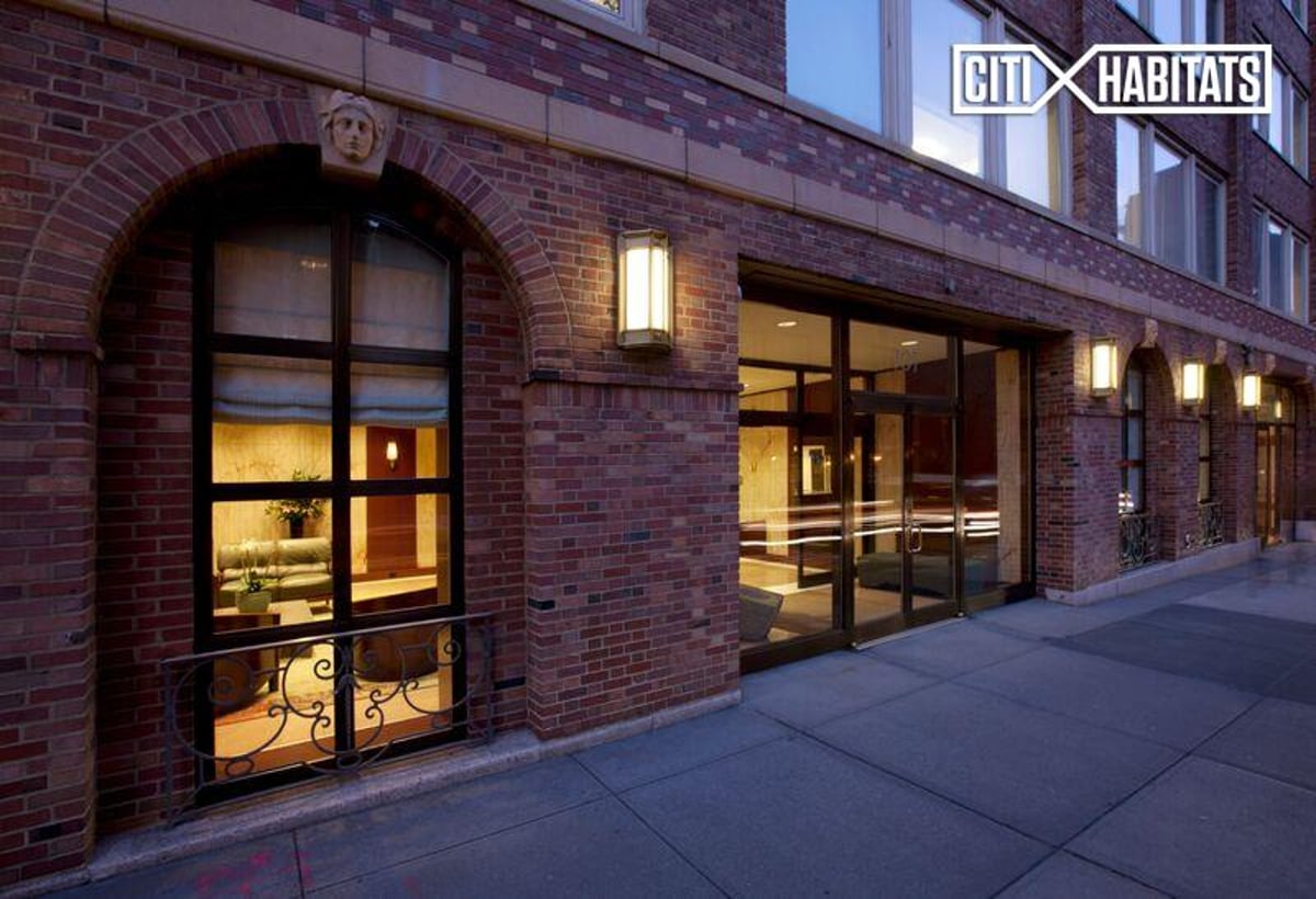 Photo for Kenton Place - 305 East 63rd Street Rental Building in Lenox Hill, Manhattan