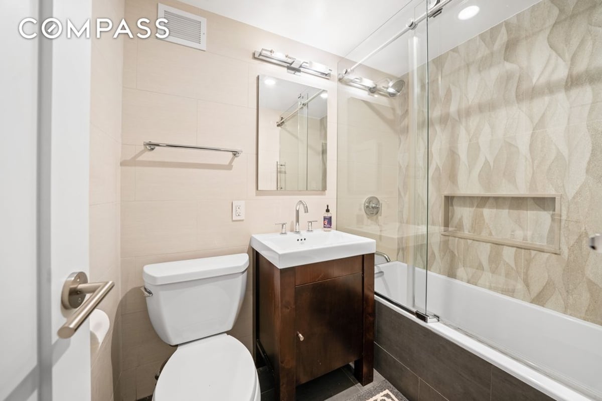 Photo for Beekman Condominium - 350 East 62nd Street Condominium in Upper East Side, Manhattan