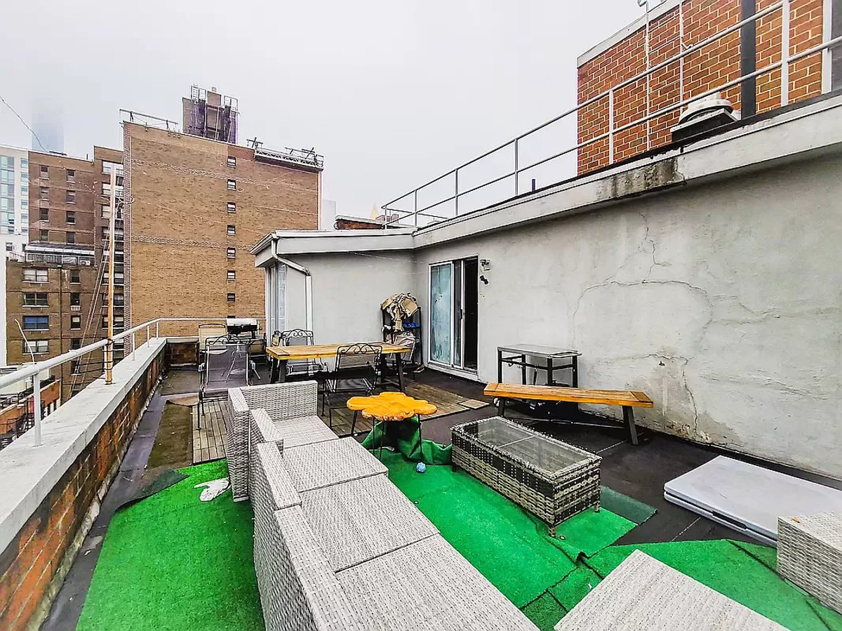 Photo for 220 EAST 24 STREET - 220 East 24th Street Rental Building in Kips Bay, Manhattan