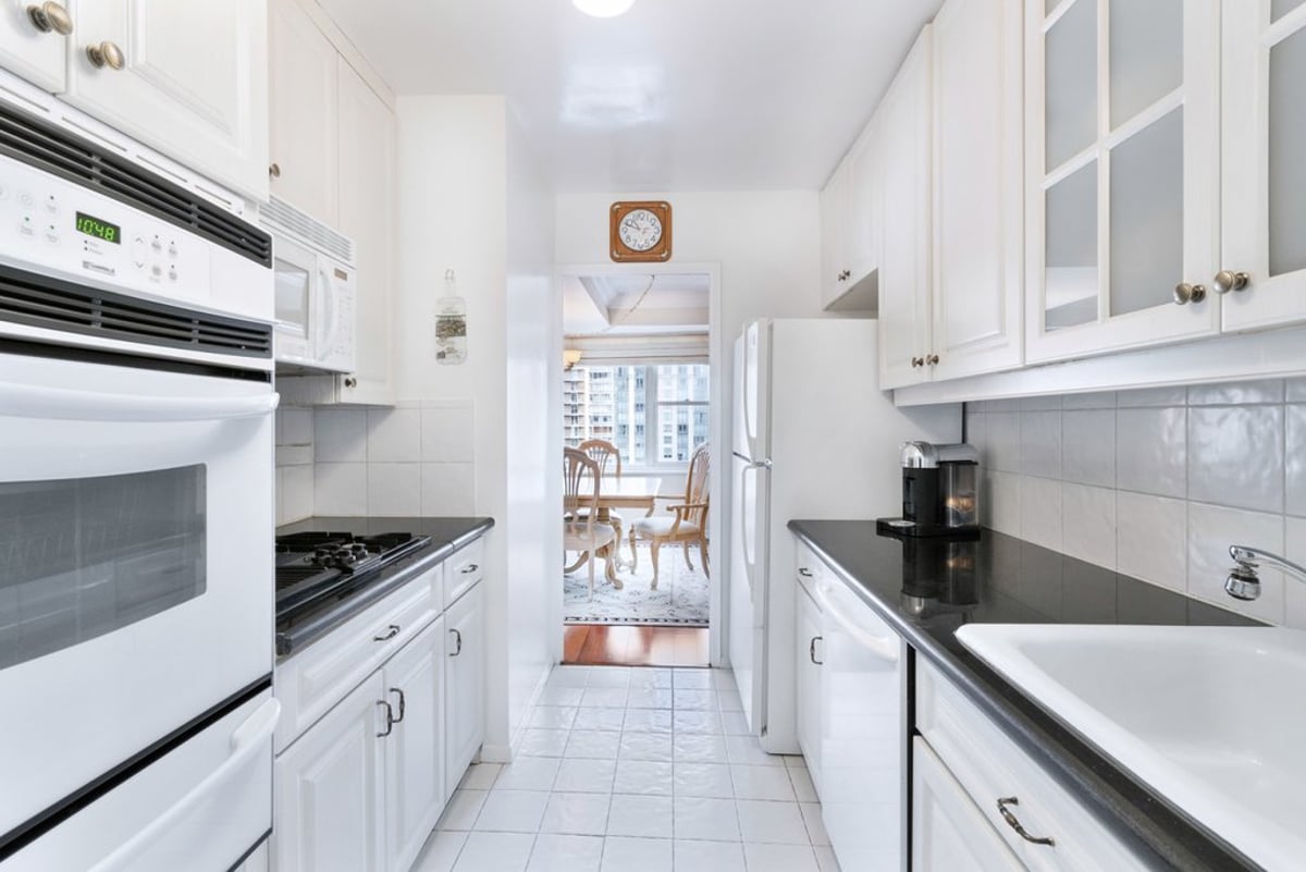 Photo for Emery Towers - 400 East 77th Street Cooperative in Lenox Hill, Manhattan