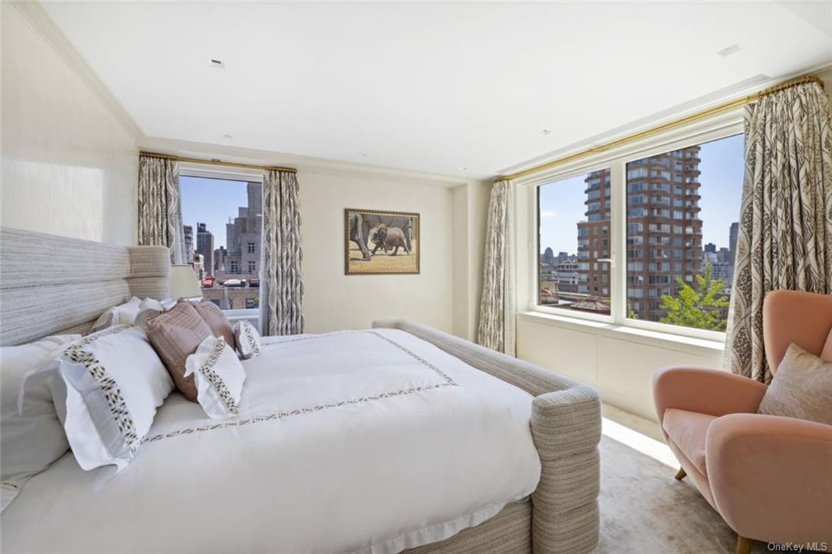 Photo for 1049 5 AVENUE - 1049 5th Avenue Condominium in Upper East Side, Manhattan