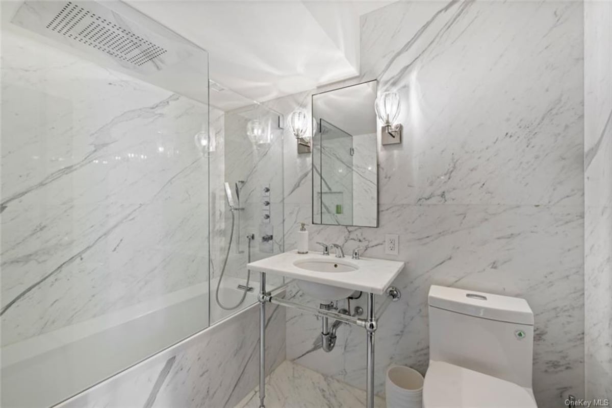 Photo for 1049 5 AVENUE - 1049 5th Avenue Condominium in Upper East Side, Manhattan