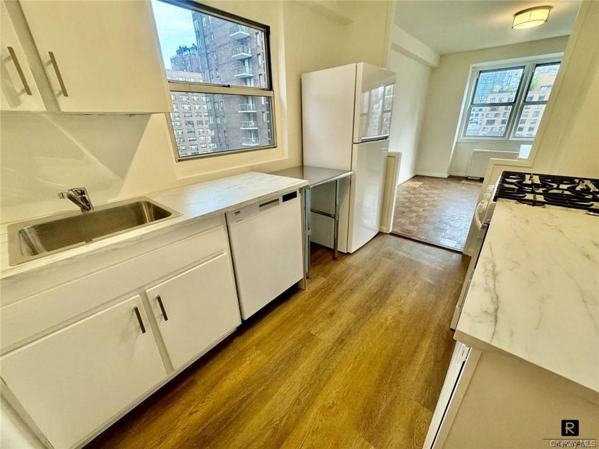 Photo for The Mansion House - 525 East 82nd Street Cooperative in Upper East Side, Manhattan