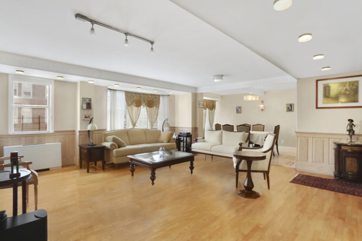 Photo for 123 East 75th Street - 123 East 75th Street Cooperative in Lenox Hill, Manhattan