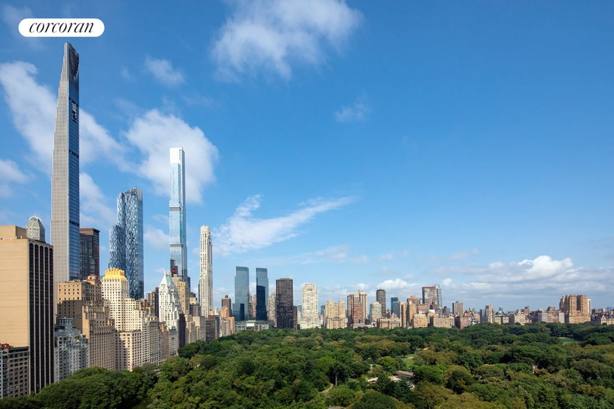 Photo for 800 5th Avenue - 800 5th Avenue Rental Building in Lenox Hill, Manhattan