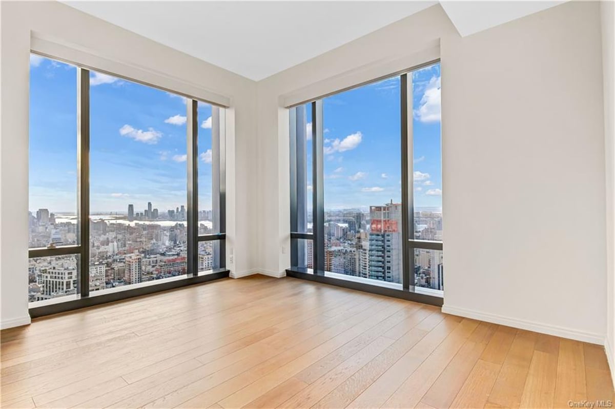 Photo for 277 Fifth Ave - 277 Fifth Avenue Condominium in Flatiron, Manhattan