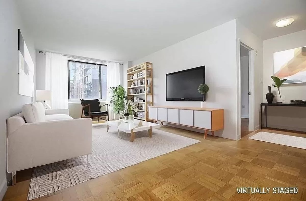 Photo for Chelsea Grande - 460 West 20th Street Rental Building in Chelsea, Manhattan