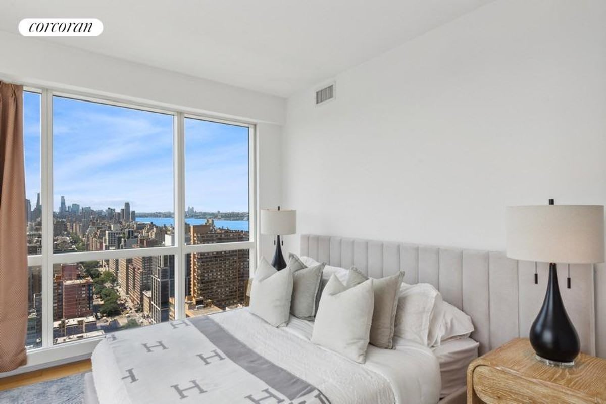 Photo for Ariel East - 2628 Broadway Condominium in Upper West Side, Manhattan