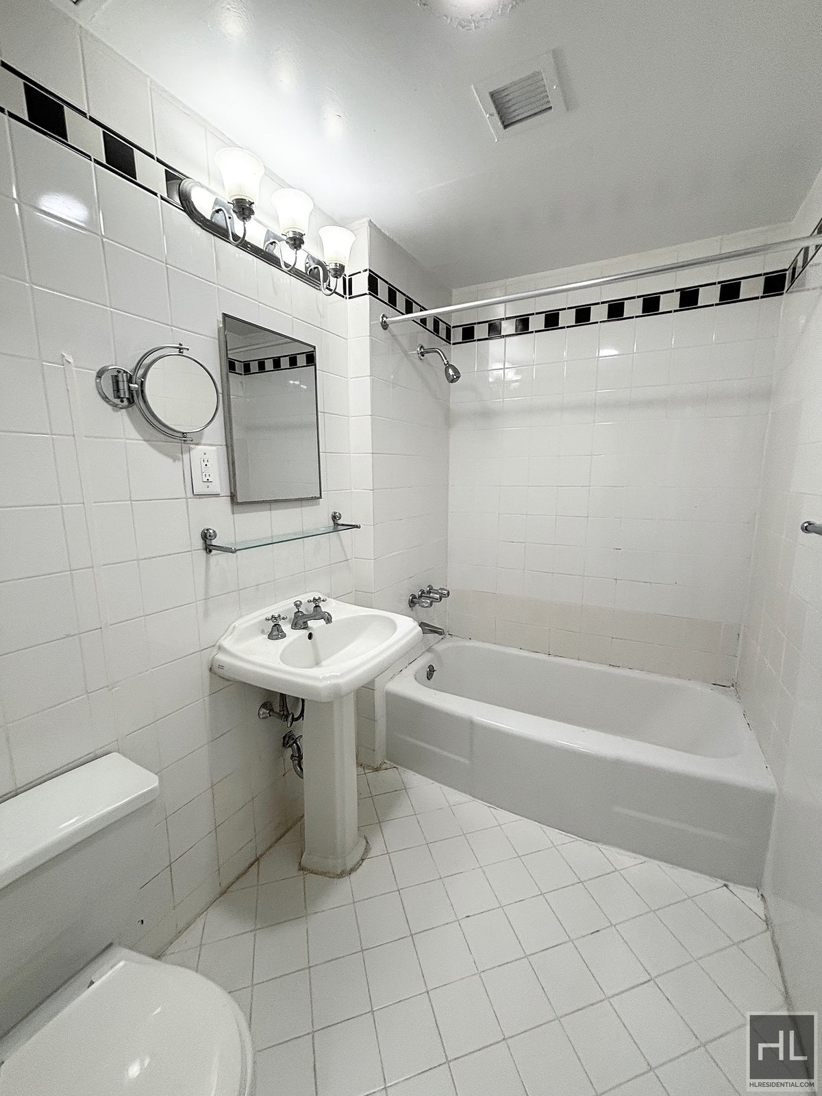 Photo for Herald Towers NYC - 50 West 34th Street Rental Building in Midtown, Manhattan