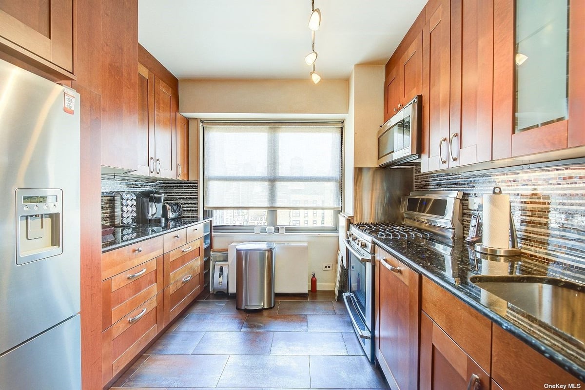 Photo for 160 East 38th Street - 160 East 38th Street Cooperative in Murray Hill, Manhattan