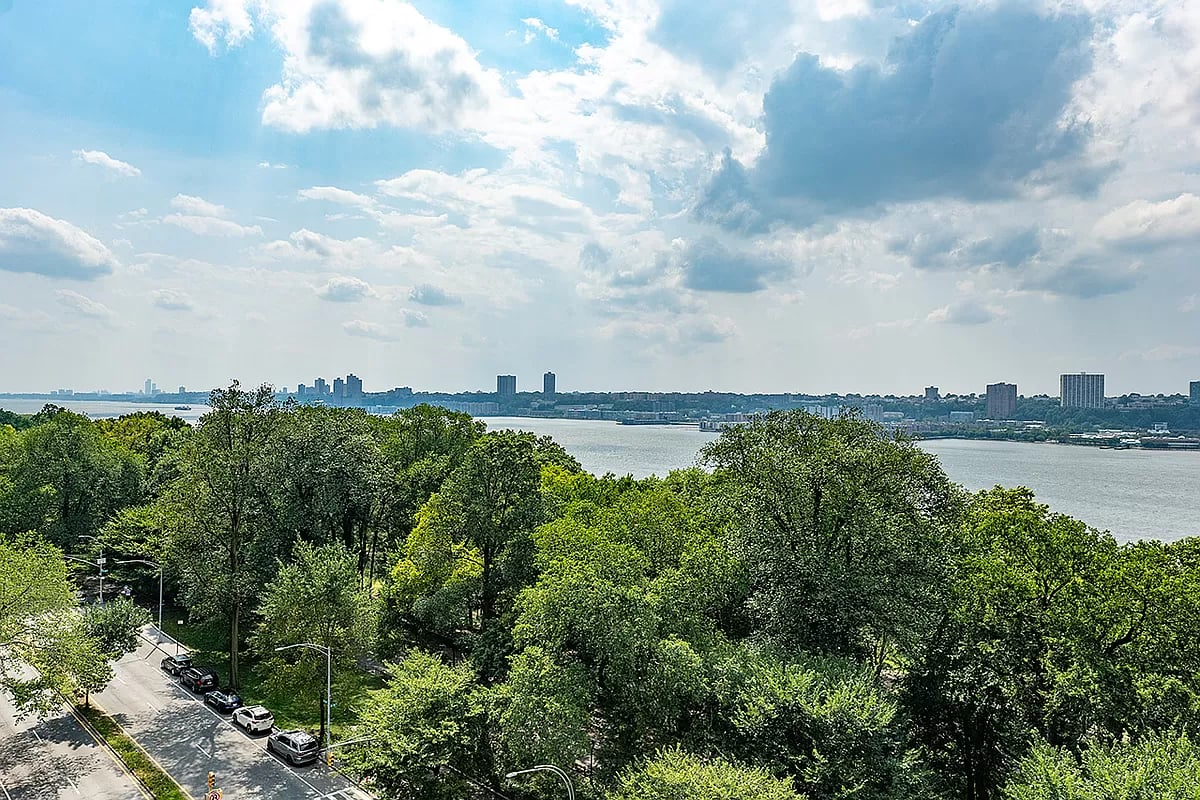 Photo for 425 RIVERSIDE DRIVE - 425 Riverside Drive Rental Building in Morningside Heights, Manhattan