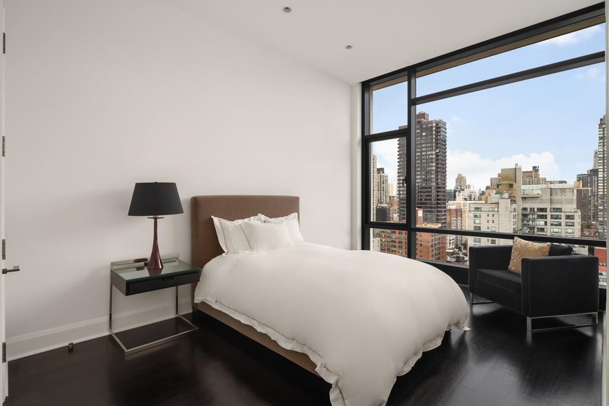 Photo for 170 East End Avenue - 170 East End Avenue Condominium in Upper East Side, Manhattan