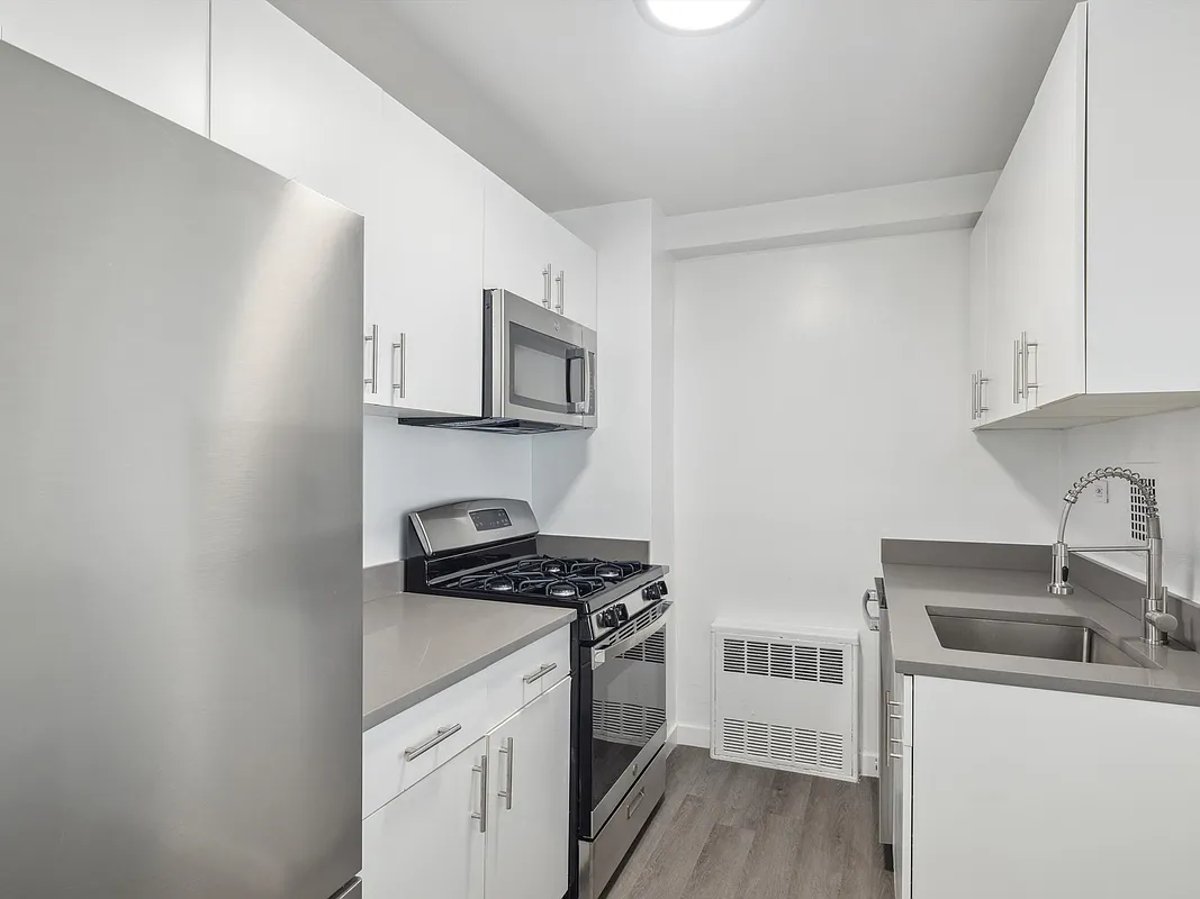 Photo for New Amsterdam - 320 East 23rd Street Rental Building in Gramercy Park, Manhattan