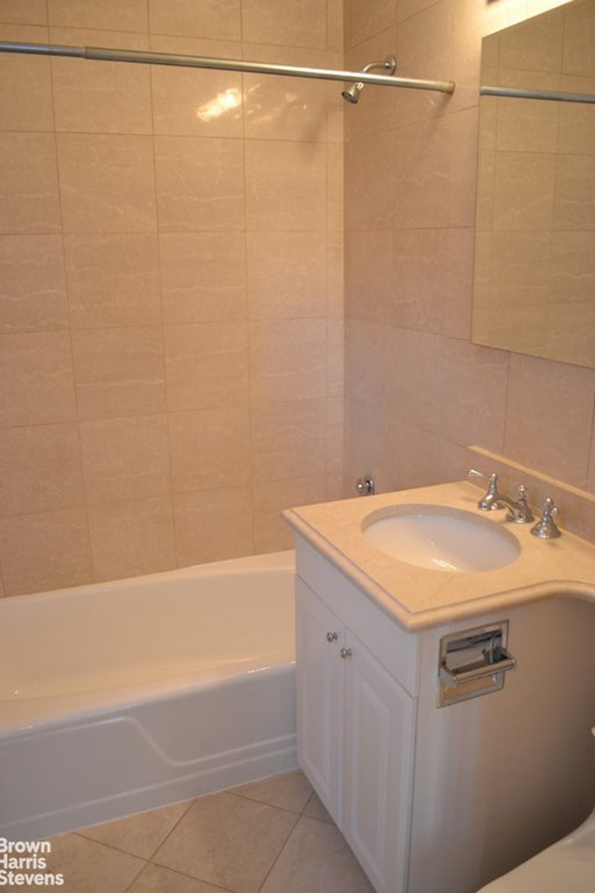 Photo for Hemisphere House - 60 West 57th Street Rental Building in Midtown, Manhattan