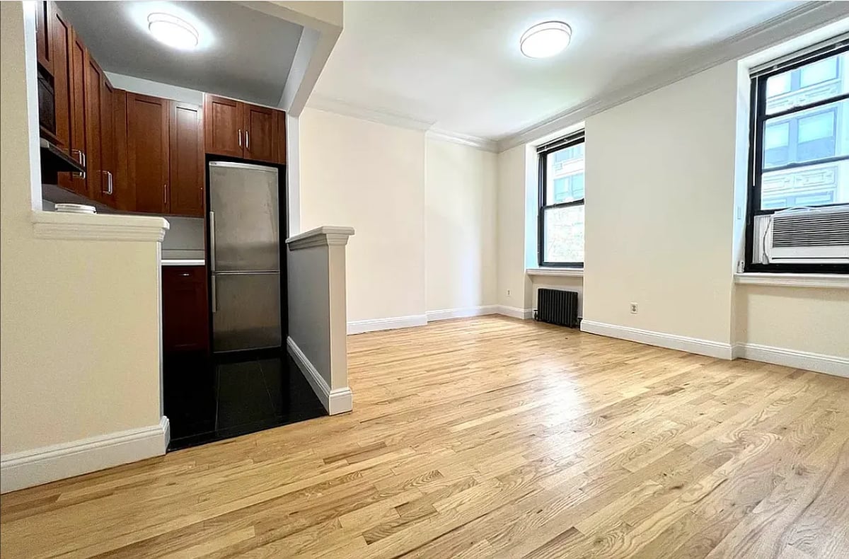 Photo for 130 East 24 Street - 130 East 24th Street Rental Building in Flatiron, Manhattan