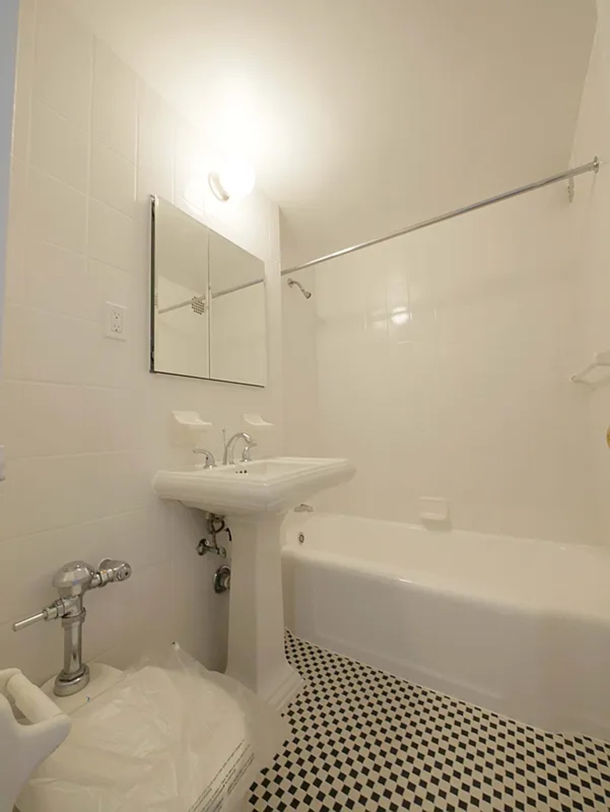 Photo for 110 EAST END AVENUE - 110 East End Avenue Rental Building in Yorkville, Manhattan