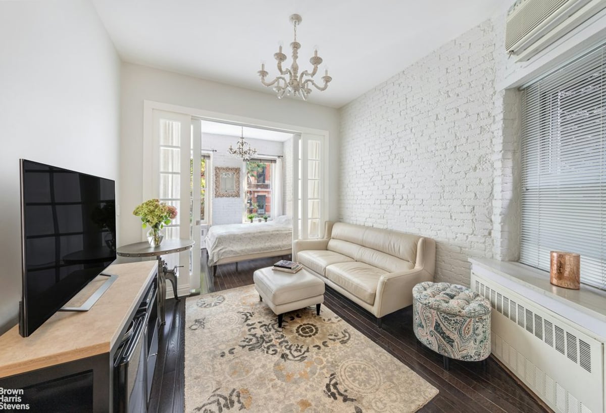 Photo for 77 Perry Street - 77 Perry Street Cooperative in West Village, Manhattan