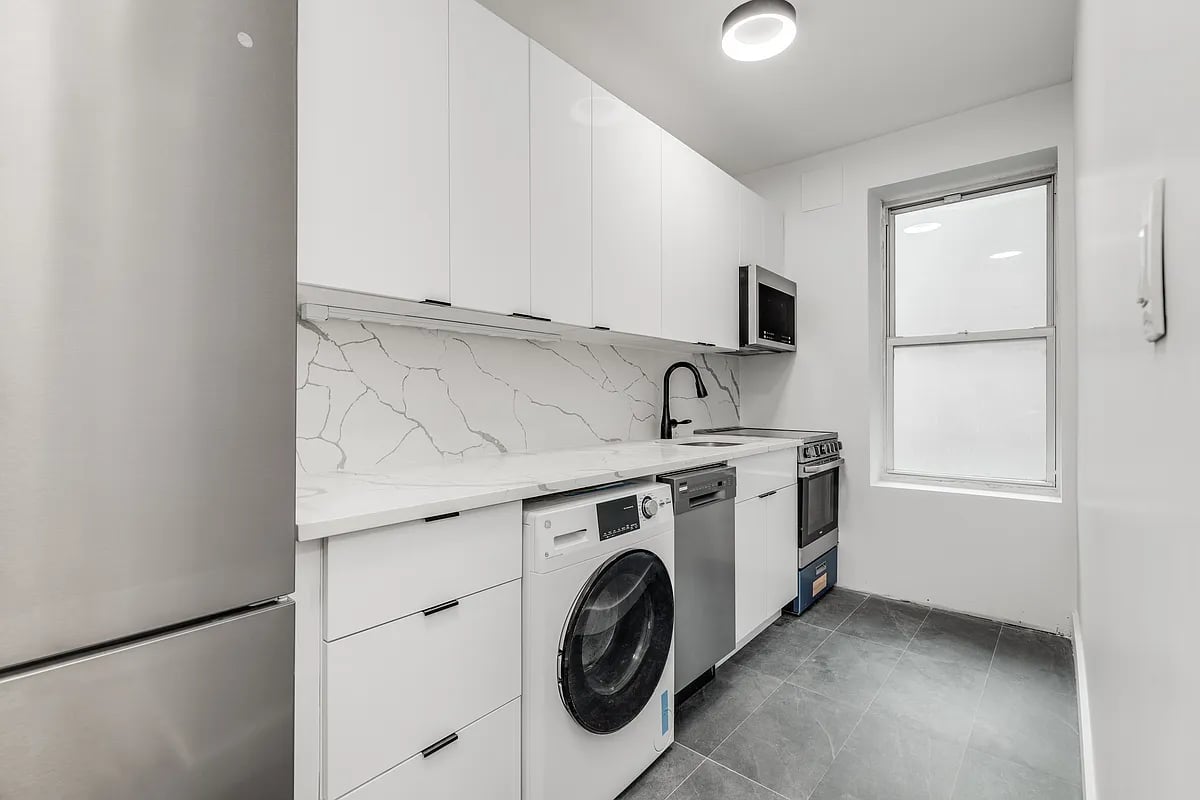 Photo for 210 West 10th Street - 210 West 10th Street Rental Building in West Village, Manhattan