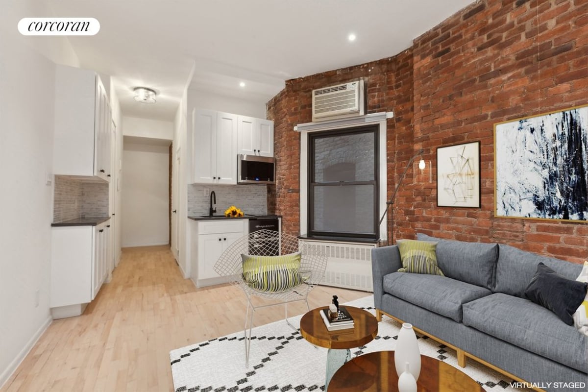 Photo for 77 Perry Street - 77 Perry Street Cooperative in West Village, Manhattan