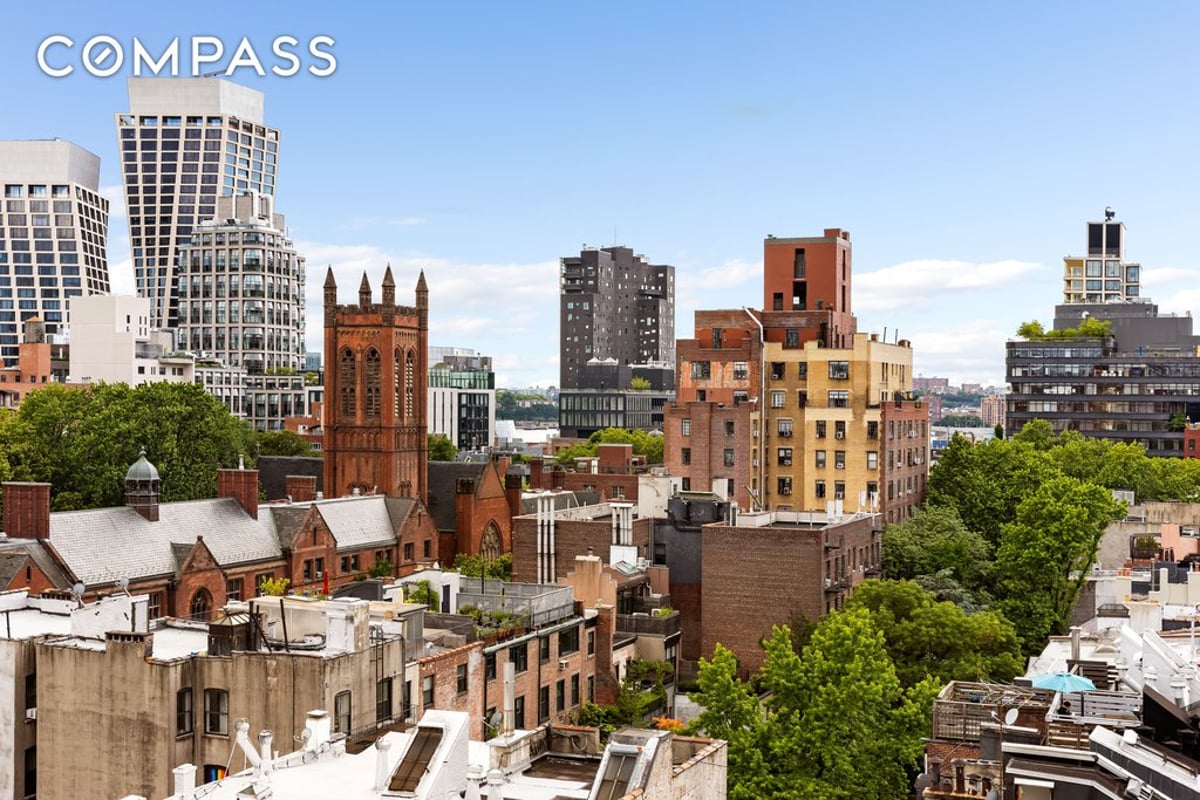 Photo for London Towne House - 360 West 22nd Street Condominium in Chelsea, Manhattan