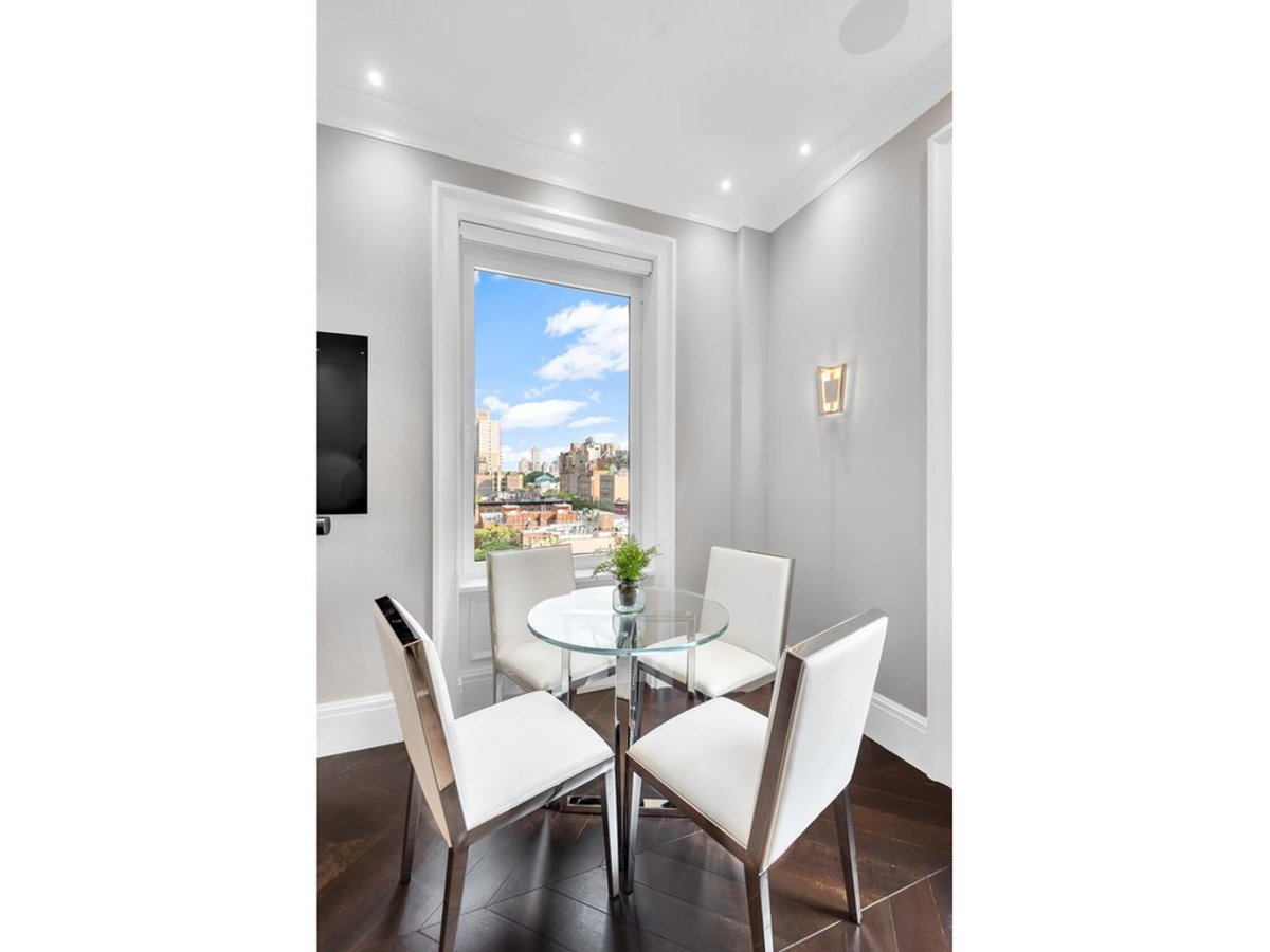 Photo for Lincoln Spencer Apartments - 140 West 69th Street Cooperative in Upper West Side, Manhattan