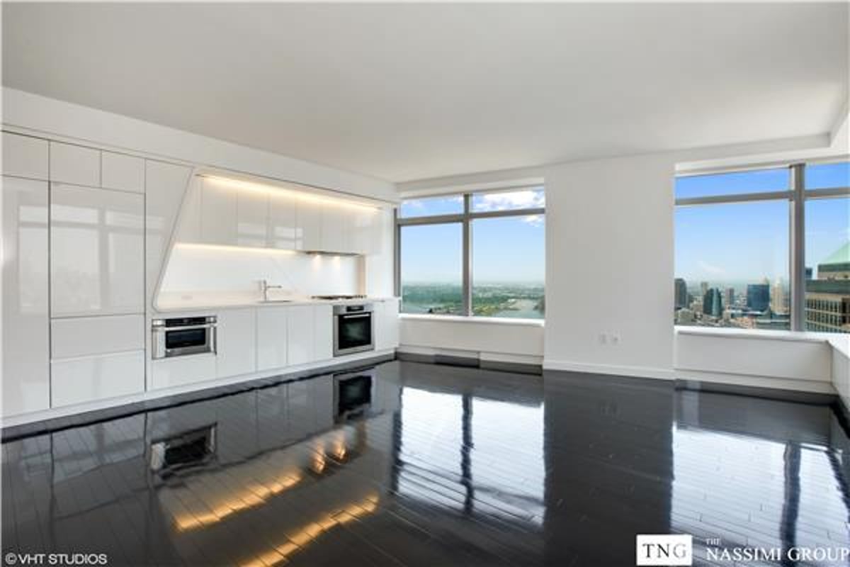 Photo for W Downtown Hotel & Residences - 123 Washington Street Condominium in Financial District, Manhattan