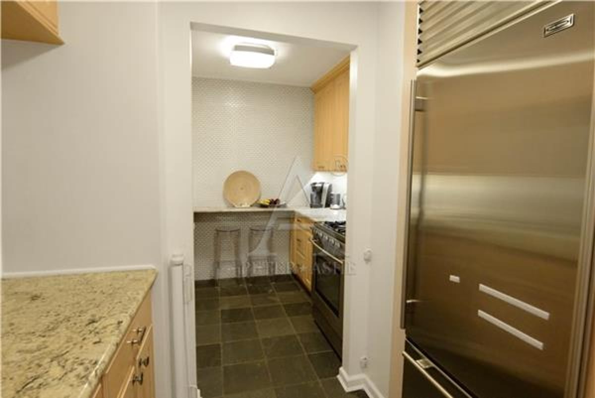 Photo for The Oxford - 422 East 72nd Street Condominium in Upper East Side, Manhattan