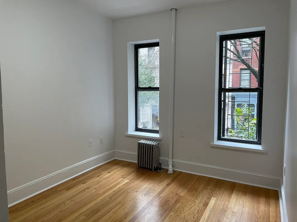 Photo for 415 East 71st Street - 415 East 71St Street Rental Building in Lenox Hill, Manhattan