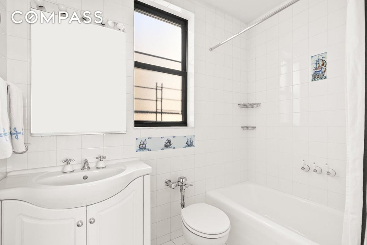 Photo for 410 East 57th Street - 410 East 57th Street Cooperative in Midtown East, Manhattan